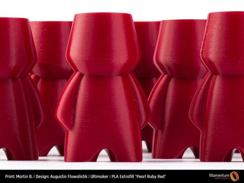 Fillamentum Extrafill PLA  rubínovo červená (ruby red) Figurky